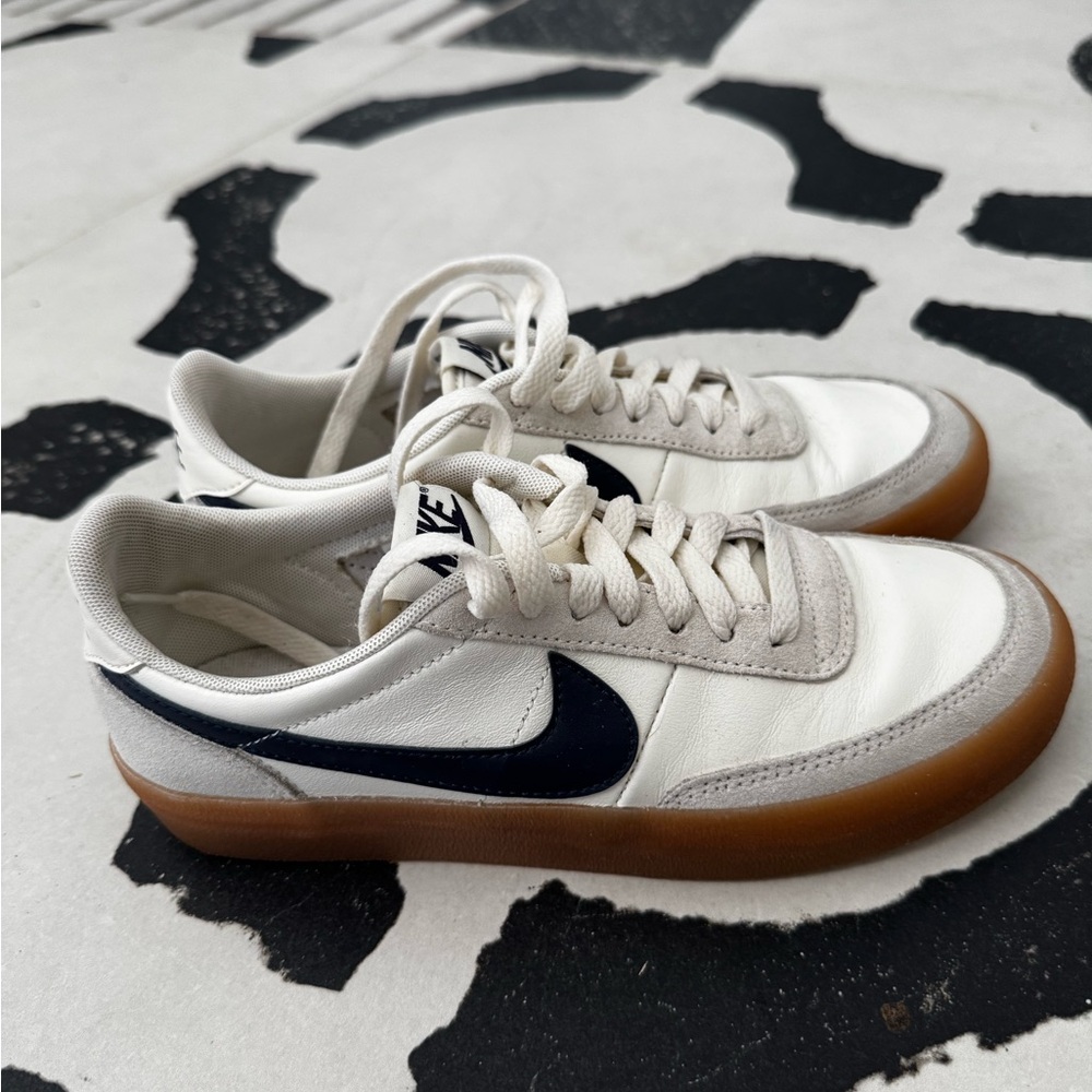 Nike Womens Killshot 2 Size 7 - White and Navy Sneakers with Gum Sole